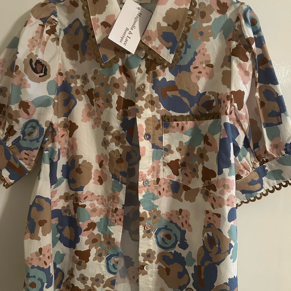 Entro Abstract Floral Button-Down Blouse
